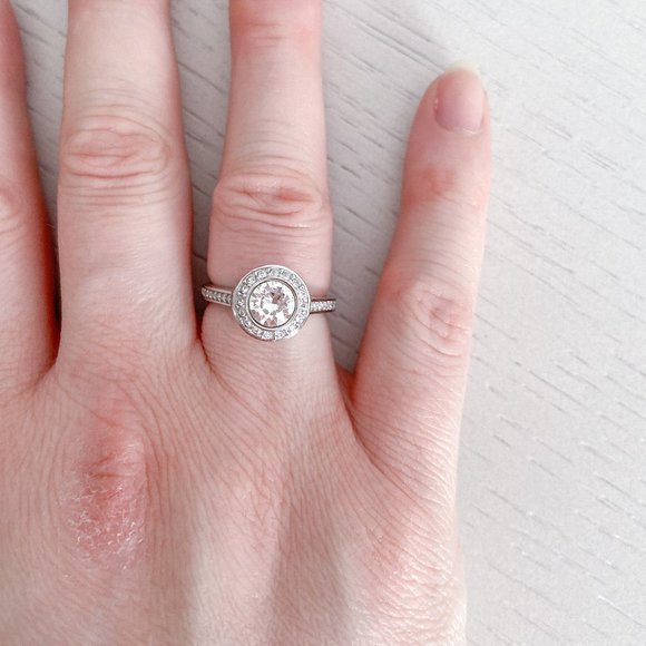 Genuine Swarovski Attract Round Ring - Picture 3 of 6